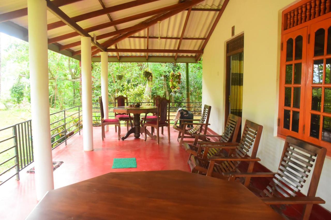 Canal Side Safari Resort Uda Walawe Extérieur photo