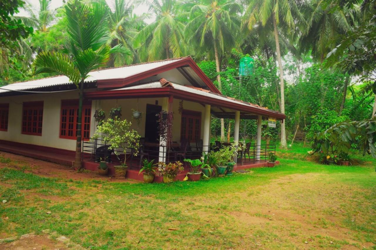 Canal Side Safari Resort Uda Walawe Extérieur photo