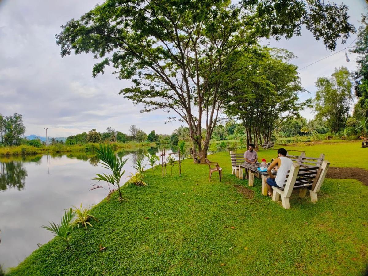 Canal Side Safari Resort Uda Walawe Extérieur photo