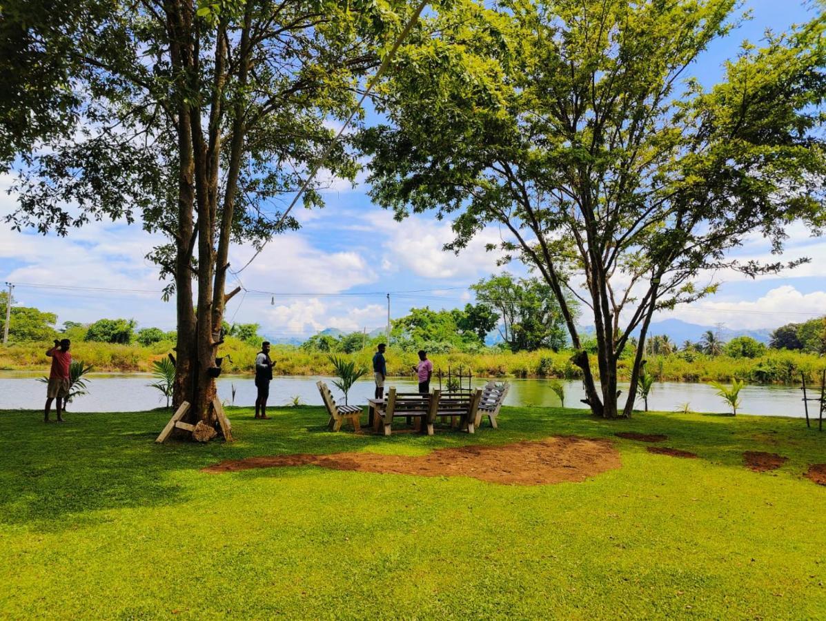 Canal Side Safari Resort Uda Walawe Extérieur photo