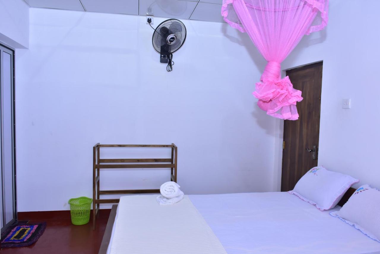 Canal Side Safari Resort Uda Walawe Extérieur photo